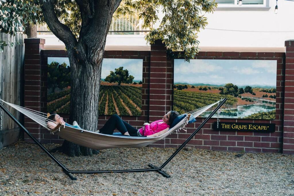 Grape Escape Inn & Suites Lodi Dış mekan fotoğraf